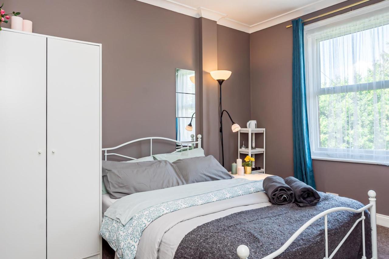 Shirley House: Self-catering Haven Near Guest house 3*