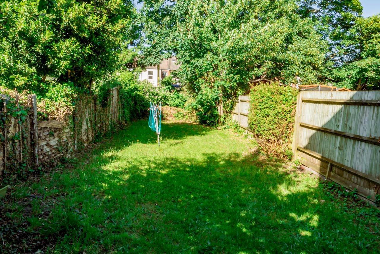 Shirley House: Self-catering Haven Near