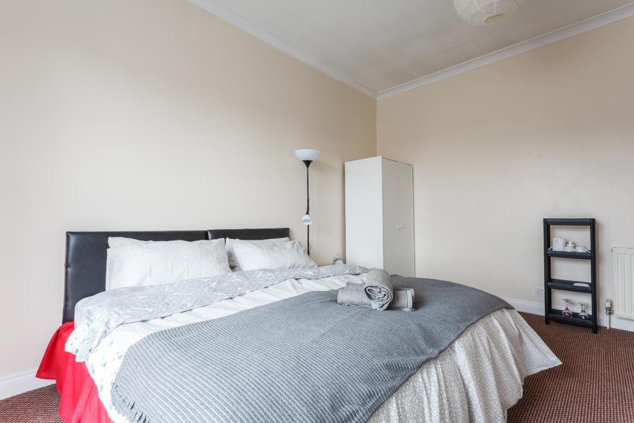 Pensión Shirley House 1, Guest House, Self Catering, Self Check In With Smart Locks, Use Of Fully Equipped Kitchen, Walking Distance To Central, Excellent Transport Links, Ideal For Longer
