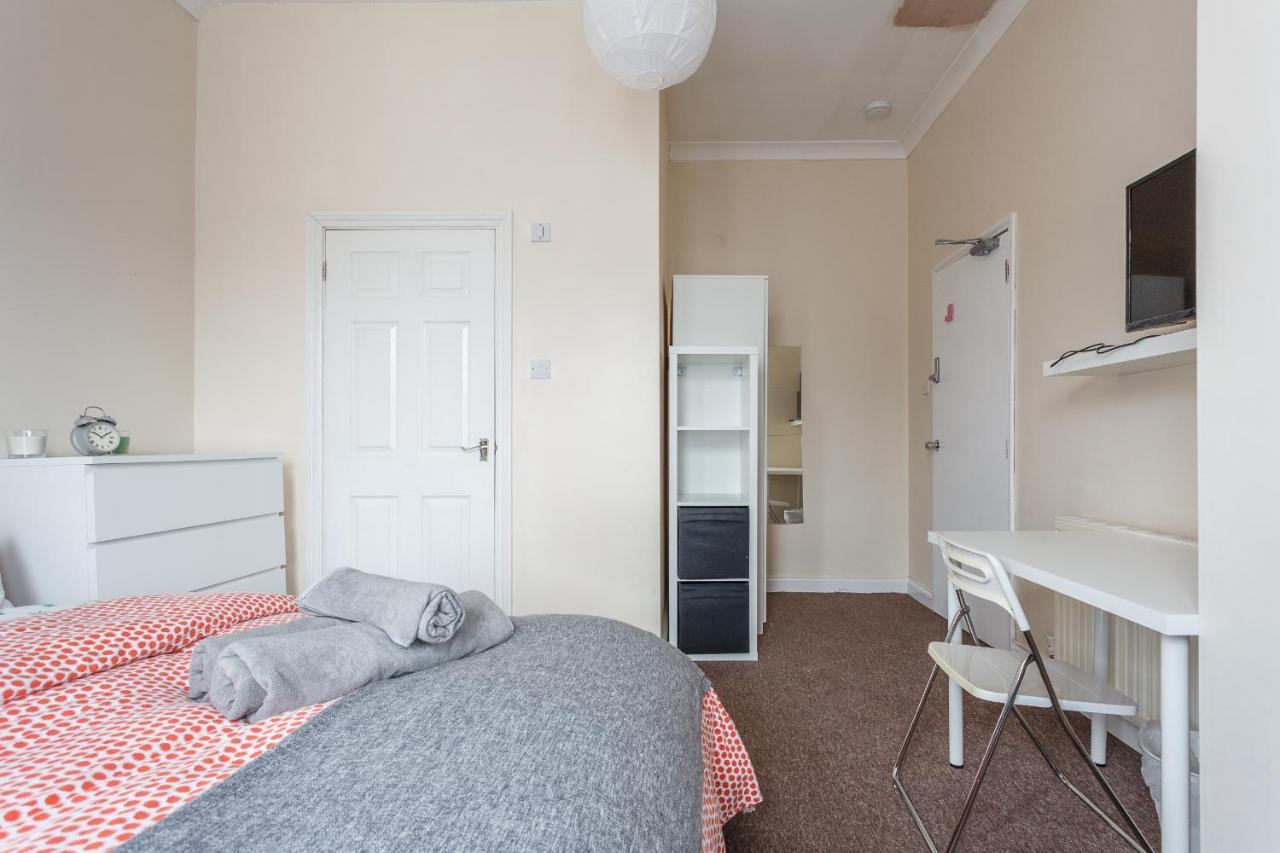 Shirley House 1, Guest House, Self Catering, Self Check In With Smart Locks, Use Of Fully Equipped Kitchen, Walking Distance To Central, Excellent Transport Links, Ideal For Longer Pensión 3*