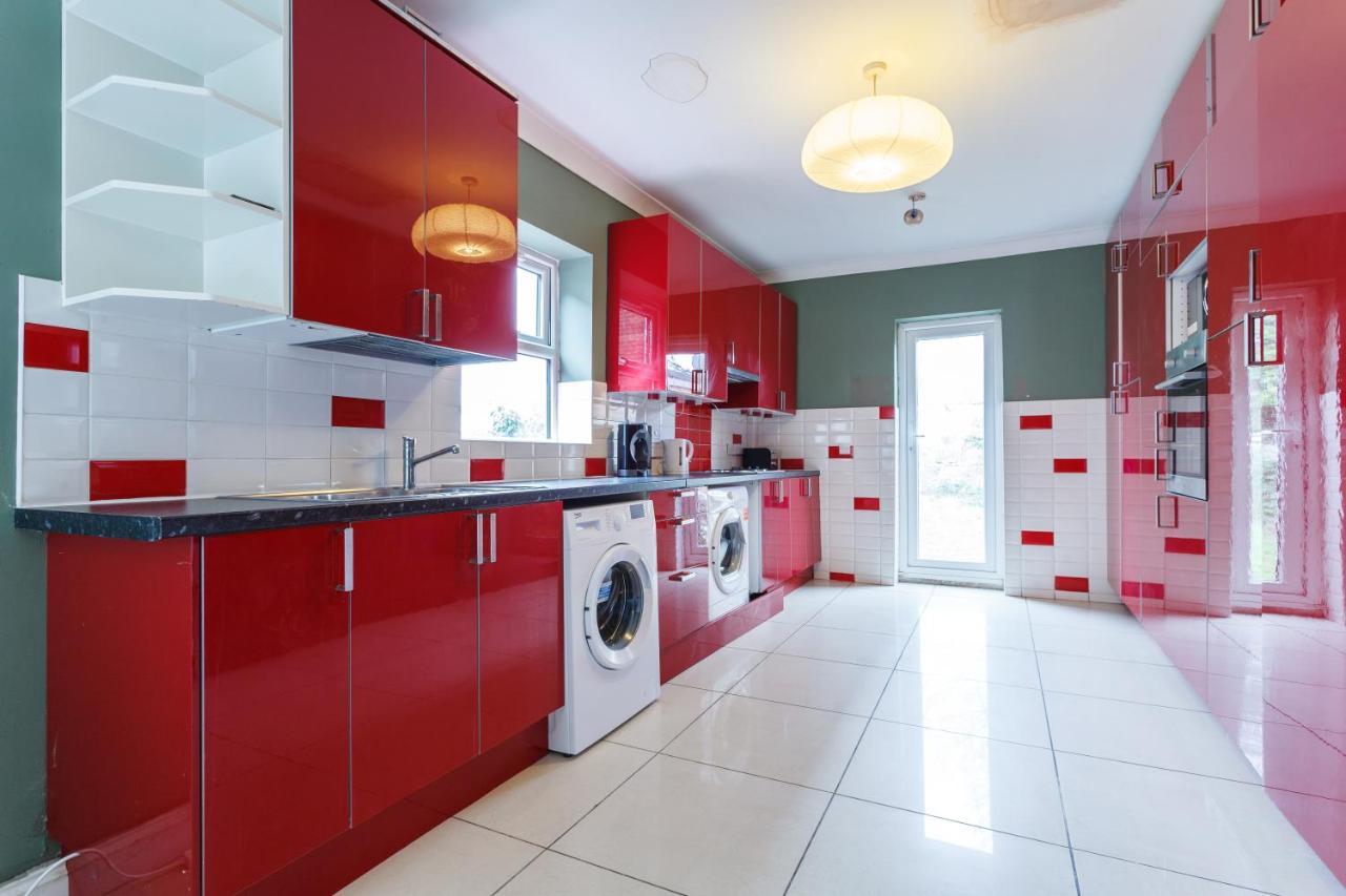 Shirley House 1, Guest House, Self Catering, Self Check In With Smart Locks, Use Of Fully Equipped Kitchen, Walking Distance To Central, Excellent Transport Links, Ideal For Longer