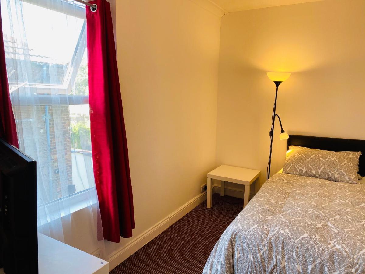 Shirley House 1, Guest House, Self Catering, Self Check In With Smart Locks, Use Of Fully Equipped Kitchen, Walking Distance To Central, Excellent Transport Links, Ideal For Longer Pensión Southampton
