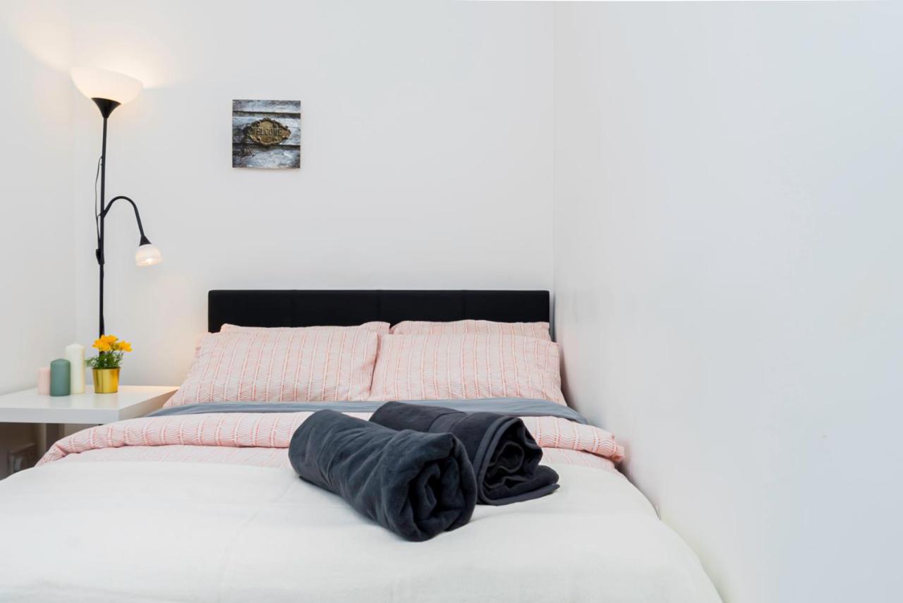 Shirley House 1, Guest House, Self Catering, Self Check In With Smart Locks, Use Of Fully Equipped Kitchen, Walking Distance To Central, Excellent Transport Links, Ideal For Longer Pensión