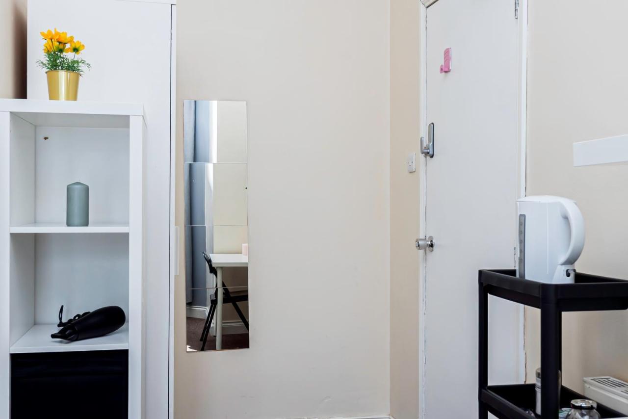 Shirley House 1, Guest House, Self Catering, Self Check In With Smart Locks, Use Of Fully Equipped Kitchen, Walking Distance To Central, Excellent Transport Links, Ideal For Longer Pensión Southampton
